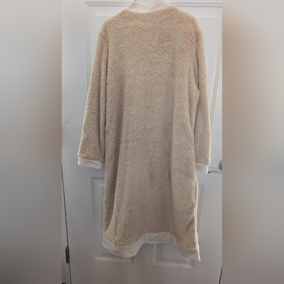 Cozy Cream Sherpa Button-Front Robe - Picture 2 of 3